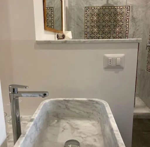 The Artist's Flat, Right Next To Porta Susa شقة