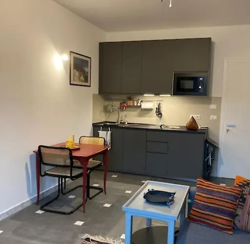 The Artist's Flat, Right Next To Porta Susa تورينو