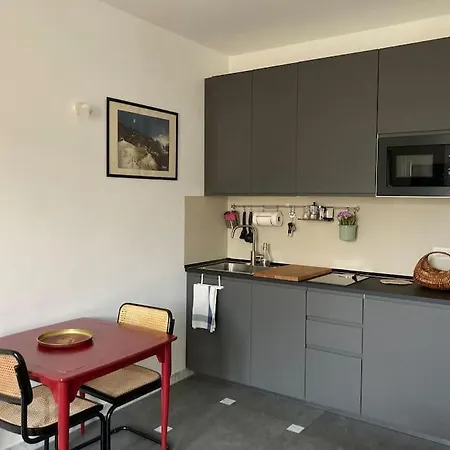 아파트 The Artist's Flat, Right Next To Porta Susa *